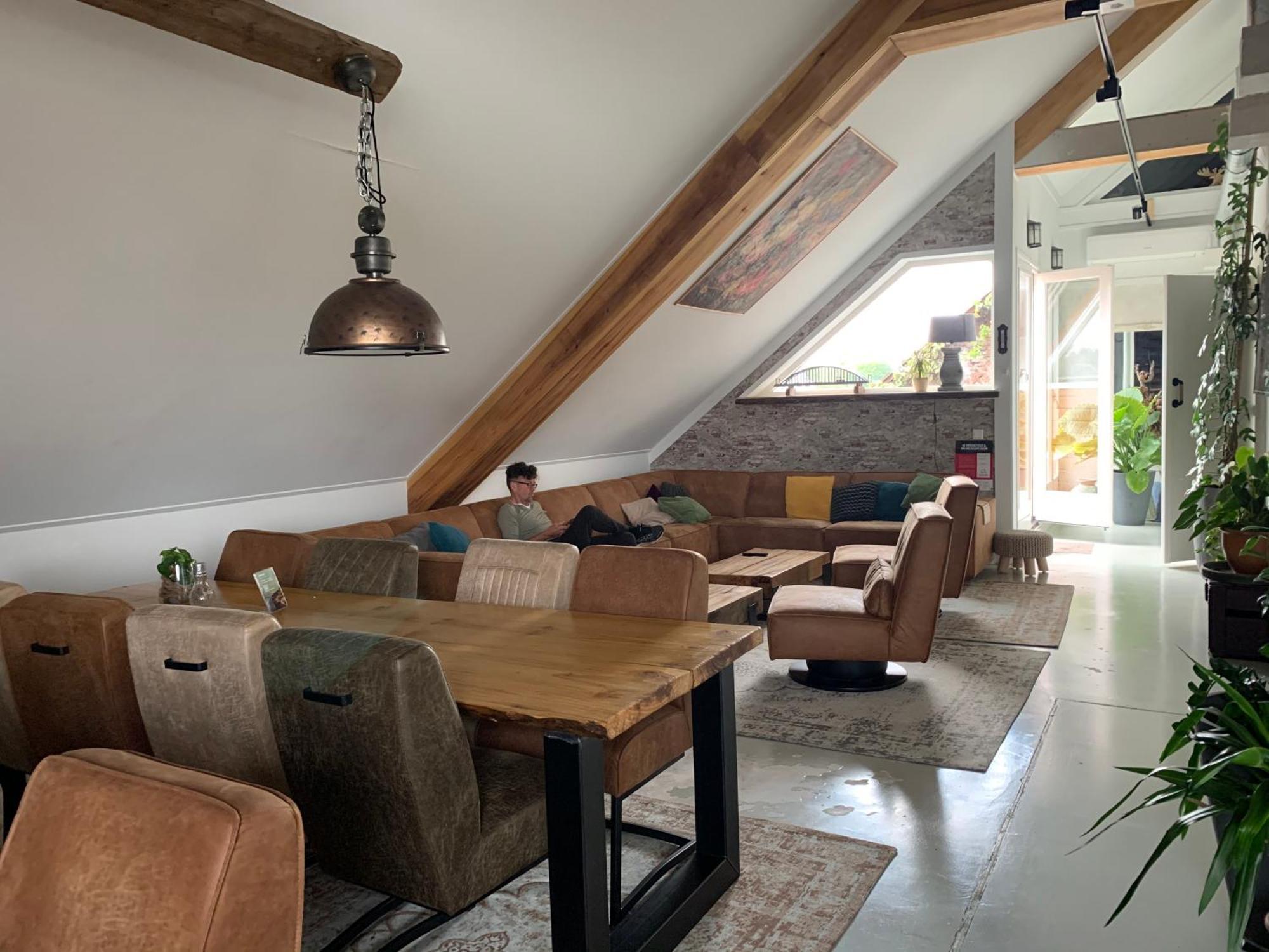 Aparthotel Meijnerswijk Free Parking, Electric Parking, Kitchen,living Room, Free Coffee Machine